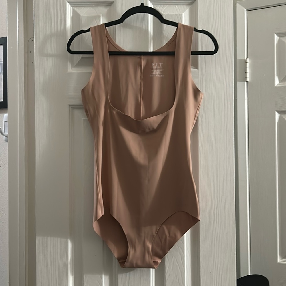F.I.T body shaper size extra large only worn couple of times in super condition